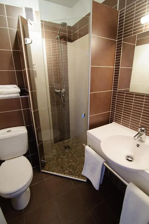 The Originals City, Hotel Dau Ly, Lyon Est Bron 3*,