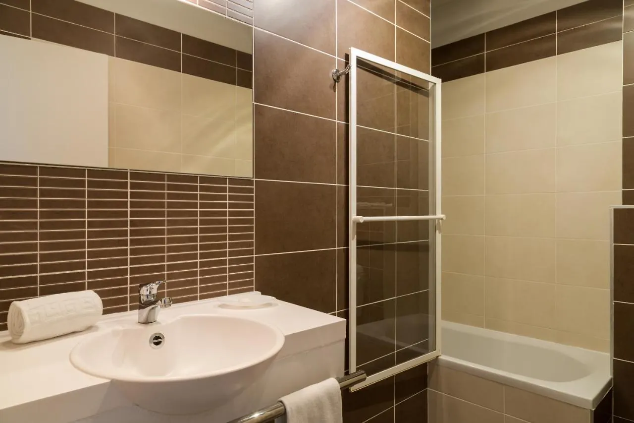 The Originals City, Hotel Dau Ly, Lyon Est Bron 3*,